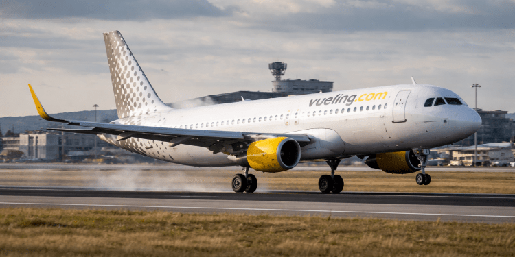 IAG share price analysis as jet fuel costs surge: buy or sell?